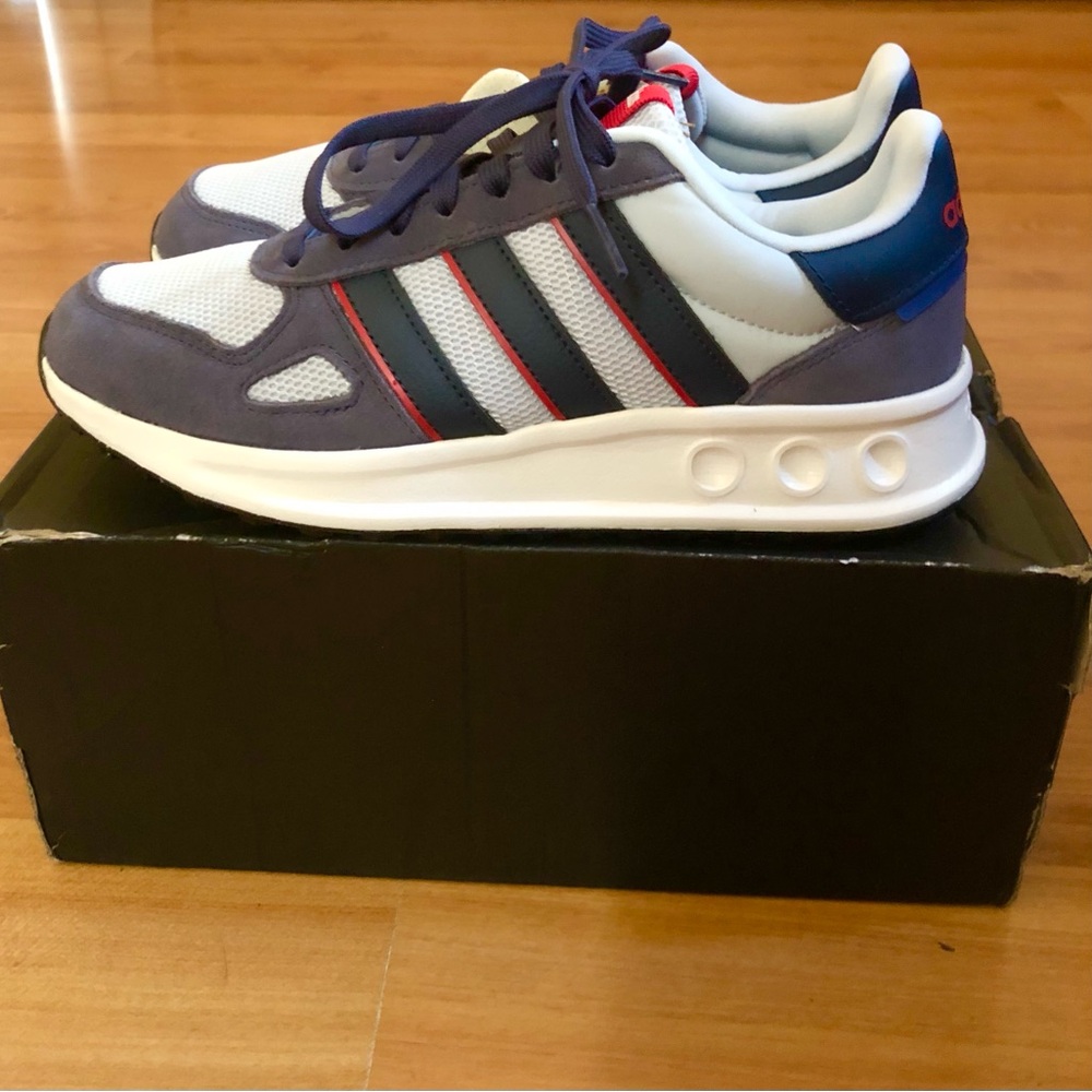 adidas Run 84 Men’s Navy/Gray/White/Red Low Top Lace-Up Sneakers 7 Size NWB